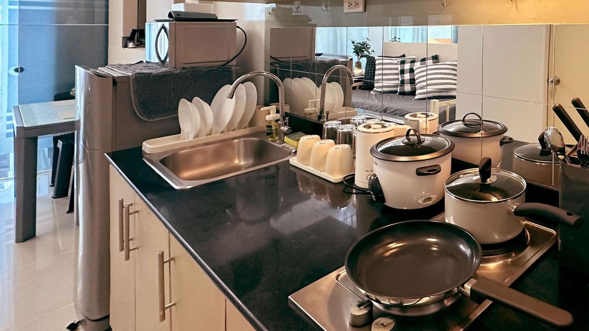Sea 2-Br Unit With Free Parking Near Mall Of Asia Pasay Exterior photo